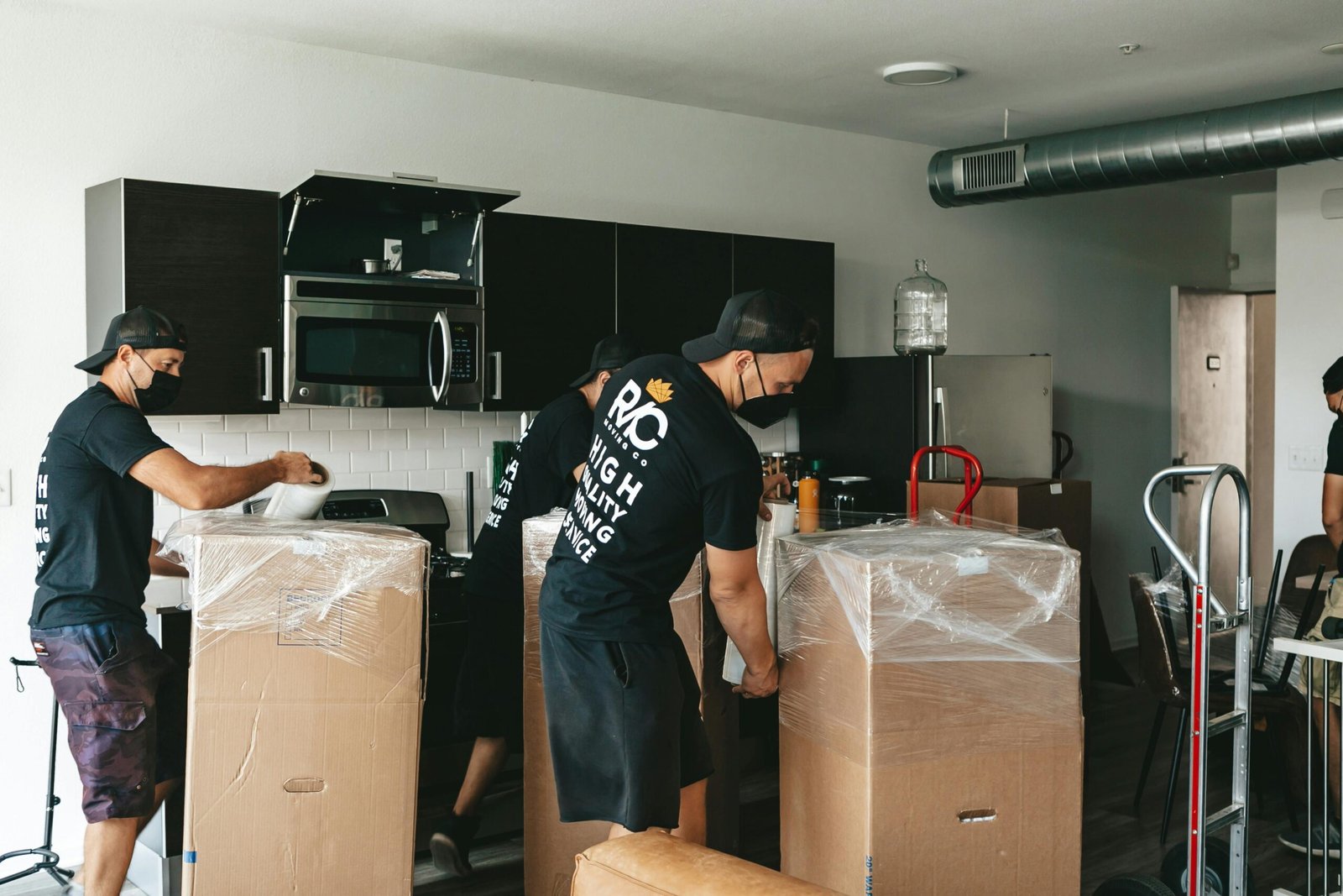 pexels-royal-moving-storage-1098629817-20706509